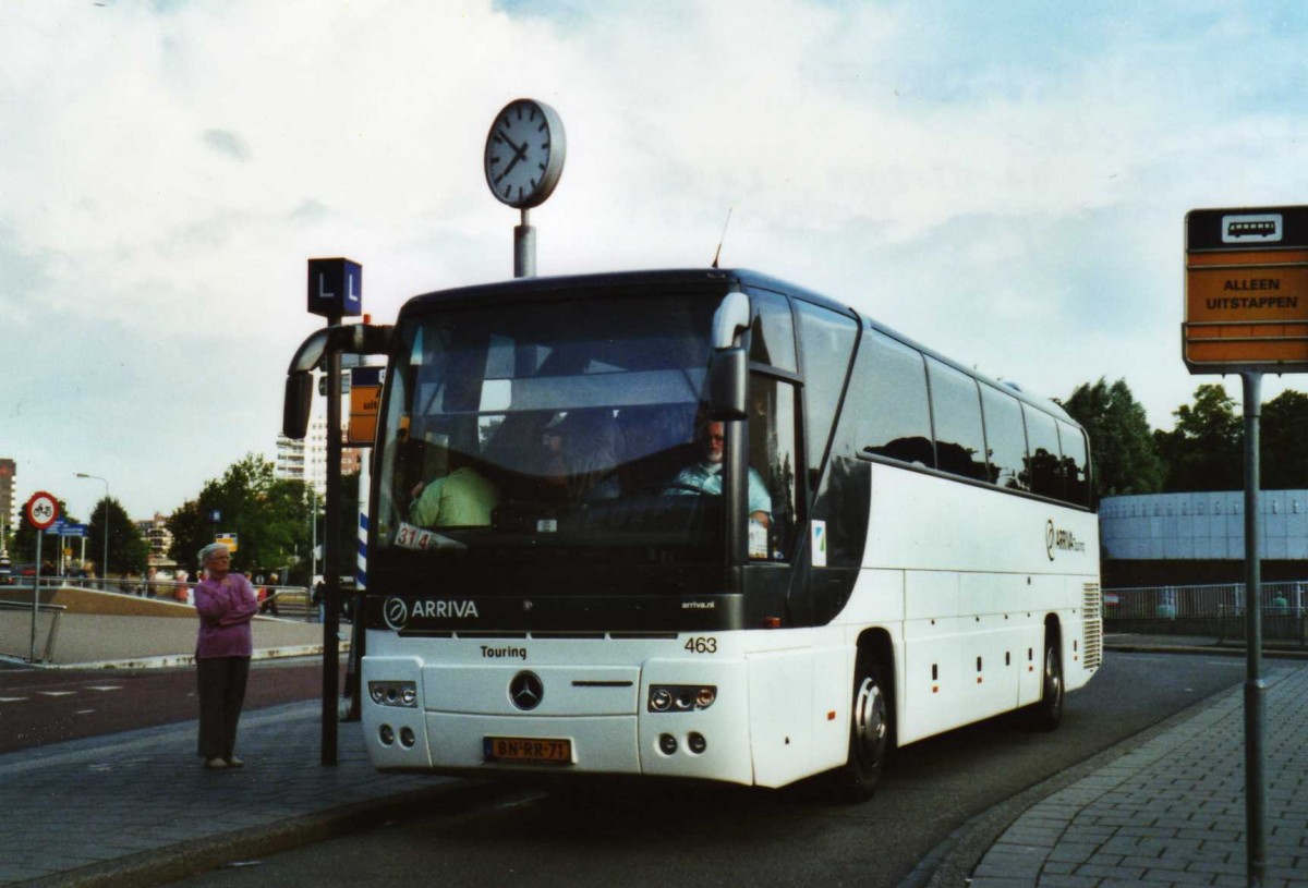 (118'435) - ARRIVA - Nr. 463/BN-RR-71 - Mercedes am 7. Juli 2009 beim Bahnhof Groningen