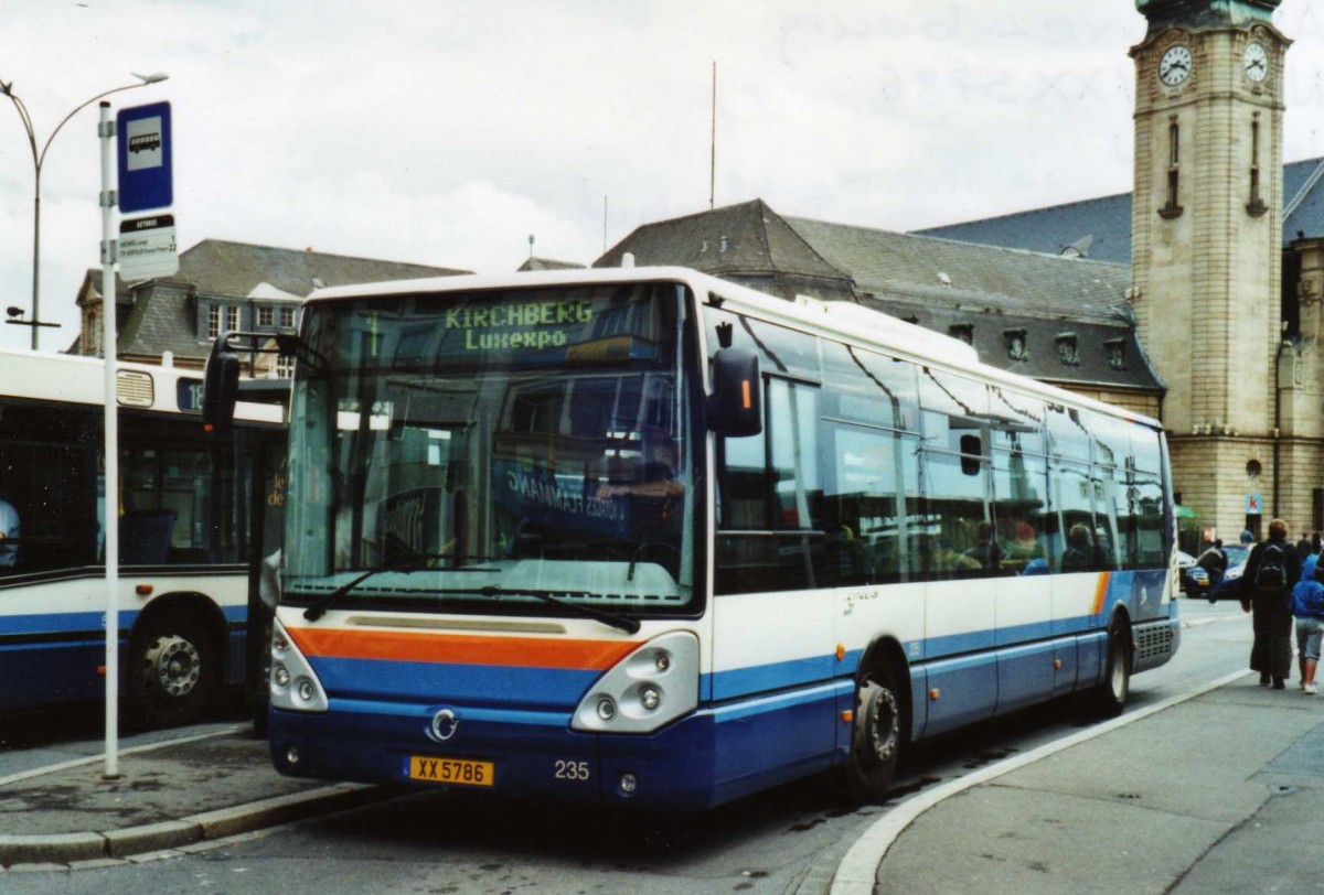 (118'728) - AVL Luxembourg - Nr. 235/XX 5786 - Irisbus am 8. Juli 2009 beim Bahnhof Luxembourg
