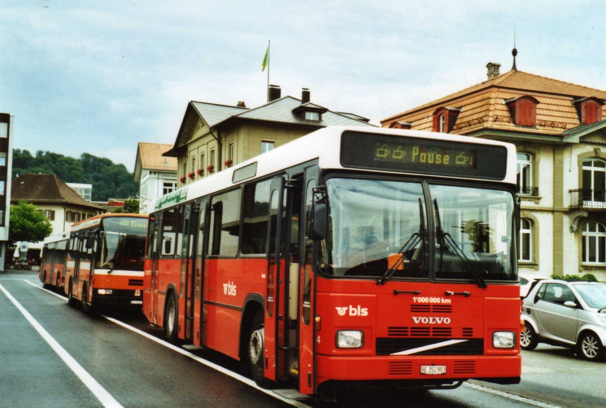 (118'903) - Busland, Burgdorf - Nr. 24/BE 352'903 - Volvo/Lauber (ex AAGK Koppigen Nr. 4) am 9. Juli 2009 beim Bahnhof Burgdorf