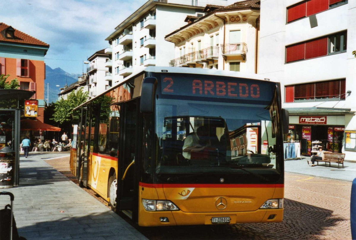 (119'223) - AutoPostale Ticino - TI 228'014 - Mercedes am 20. Juli 2009 beim Bahnhof Bellinzona