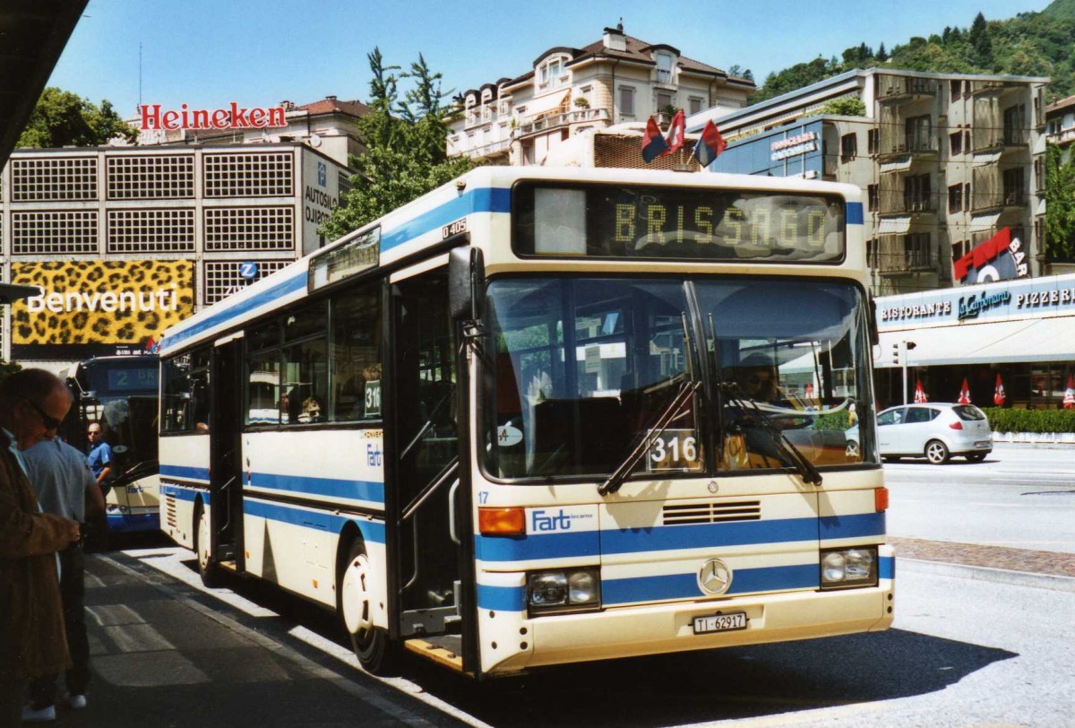 (119'236) - FART Locarno - Nr. 17/TI 62'917 - Mercedes am 20. Juli 2009 beim Bahnhof Locarno 