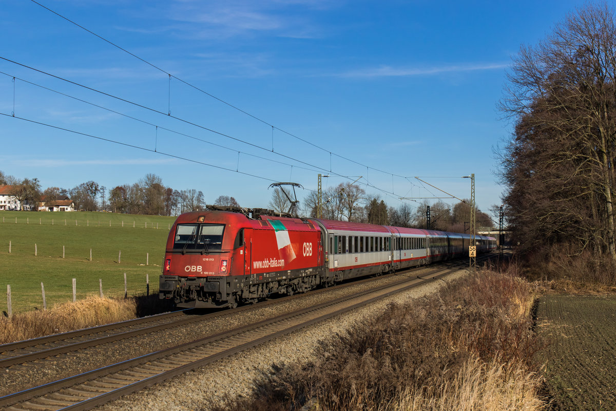 1216 013-3 auf dem Weg nach Kufstein am 10. Dezember 2016 bei Vogl.