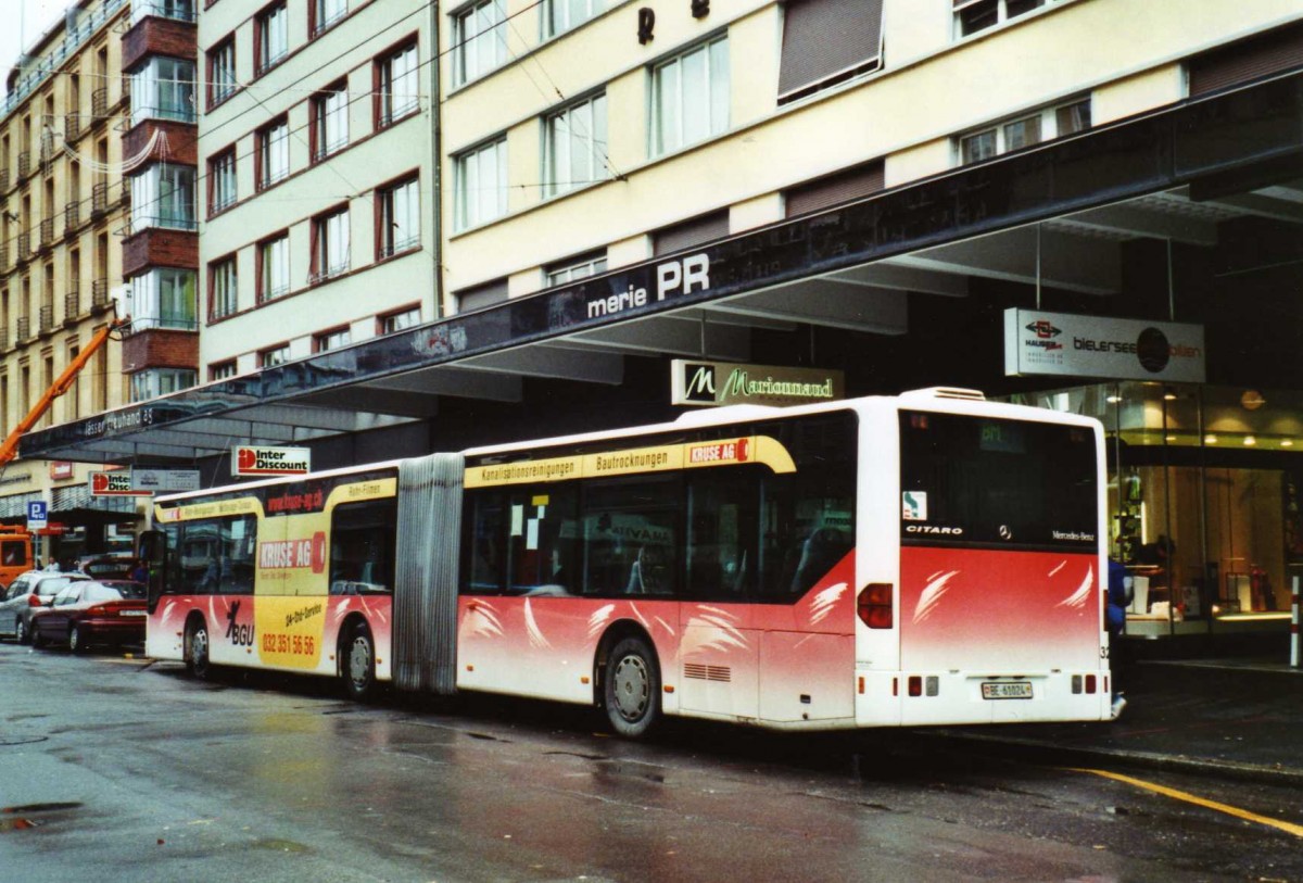 (122'017) - BGU Grenchen - Nr. 32/BE 61'024 - Mercedes (ex ABM Meinisberg Nr. 2) am 16. November 2009 beim Bahnhof Biel