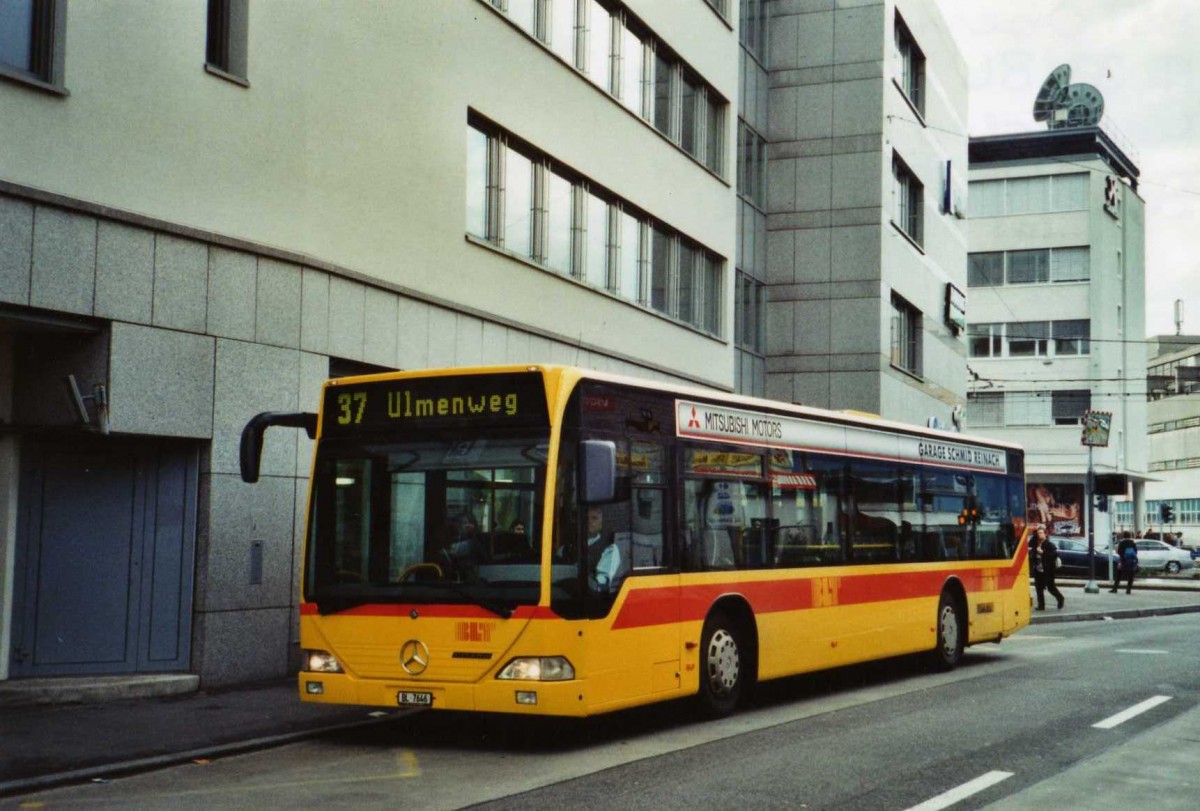(122'134) - BLT Oberwil - Nr. 33/BL 7646 - Mercedes am 17. November 2009 in Basel, Dreispitz