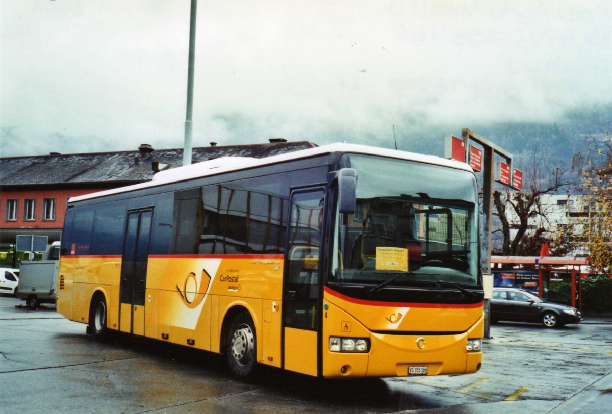 (122'807) - PostAuto Wallis - Nr. 4/VS 355'166 - Irisbus am 12. Dezember 2009 beim Bahnhof Sion