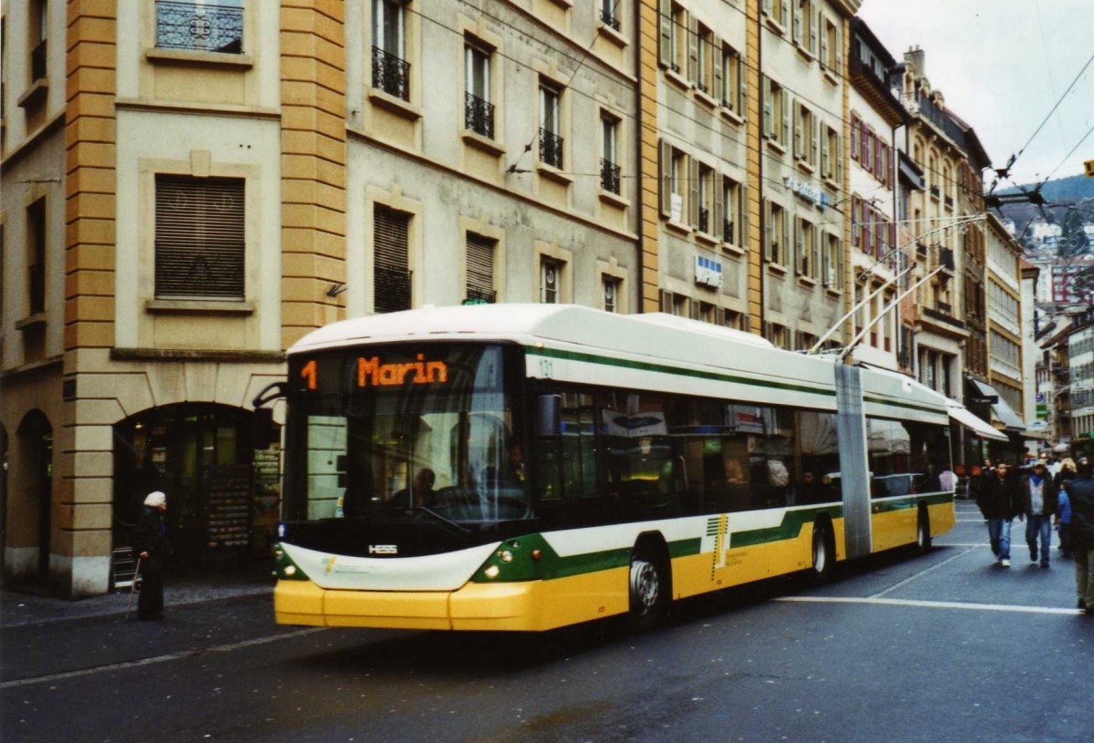 (123'403) - TN Neuchtel - Nr. 131 - Hess/Hess Gelenktrolleybus am 23. Dezember 2009 in Neuchtel, Place Pury