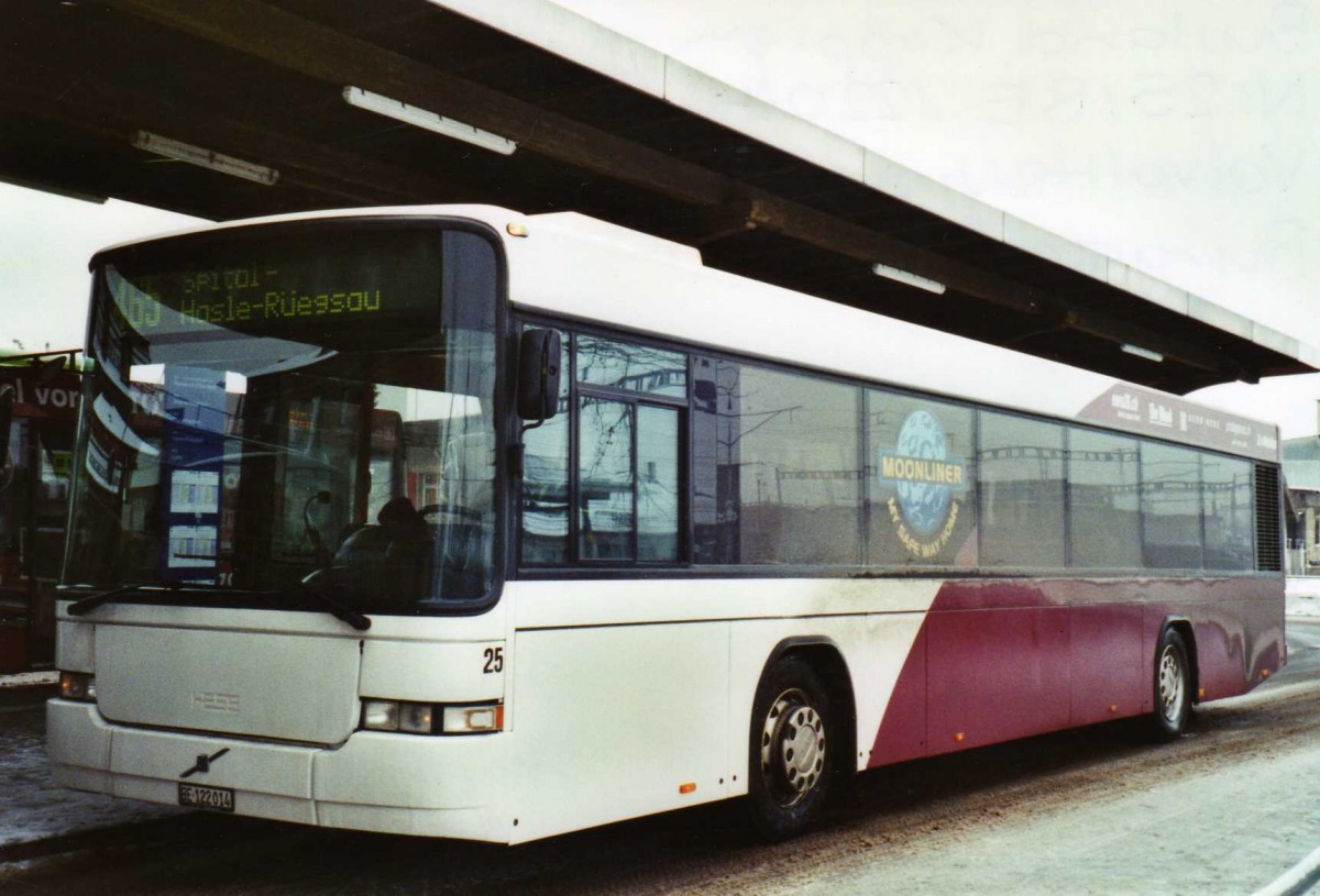 (124'136) - Busland, Burgdorf - Nr. 25/BE 122'014 - Volvo/Hess (ex AAGK Koppigen Nr. 5) am 11. Januar 2010 beim Bahnhof Burgdorf