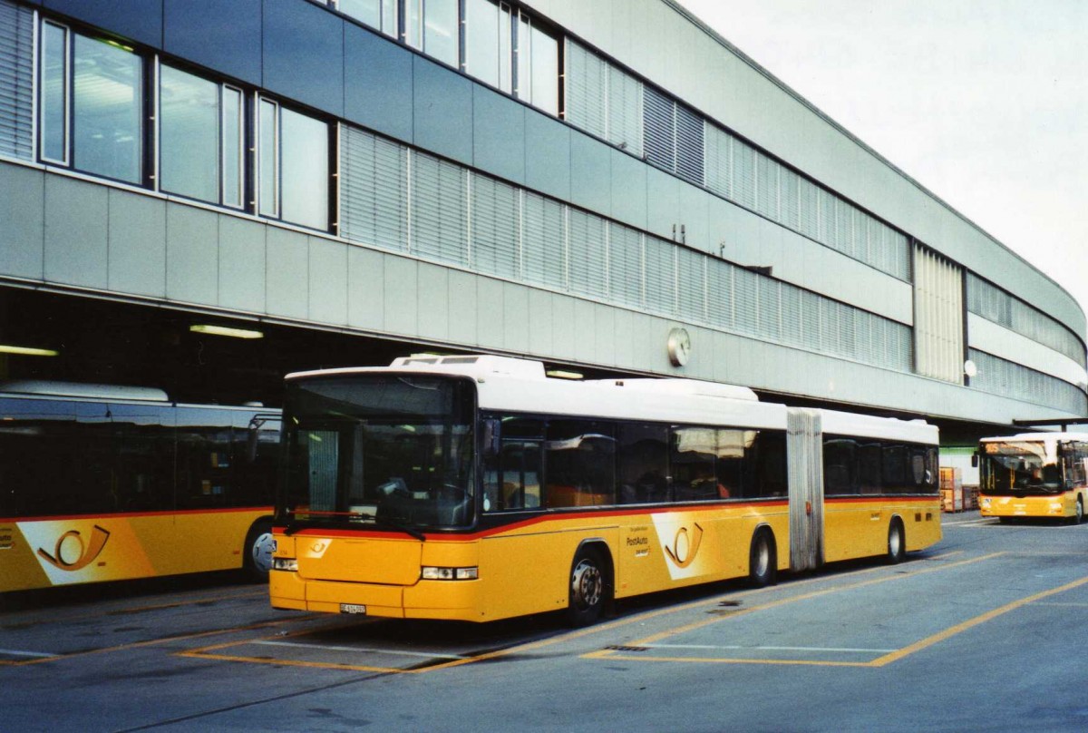 (124'223) - PostAuto Bern - Nr. 614'092 - Volvo/Hess (ex P 27'734) am 23. Januar 2010 in Bern, Postautostation