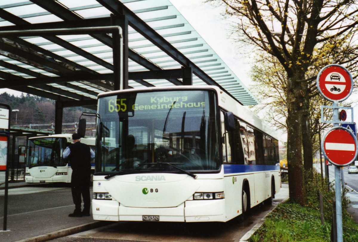 (125'402) - ATE Bus, Effretikon - Nr. 44/ZH 724'524 - Scania/Hess am 14. April 2010 beim Bahnhof Effretikon