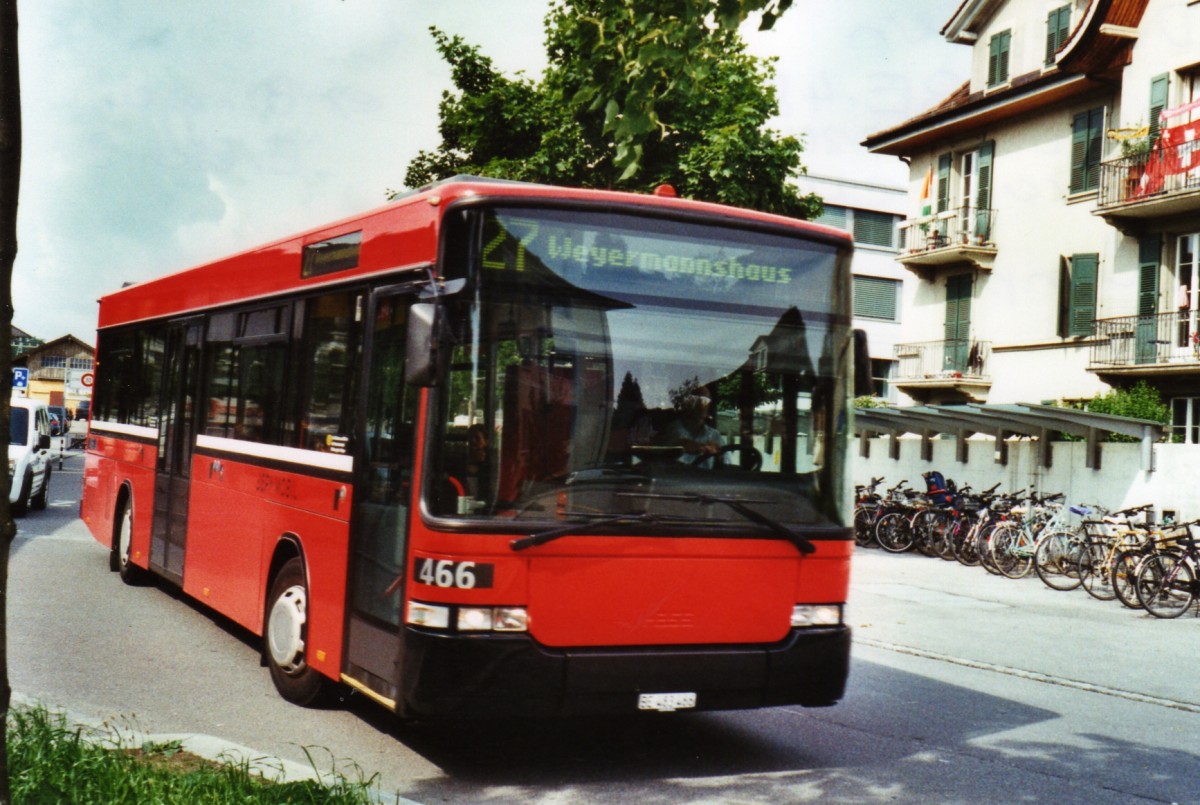 (126'927) - Dysli, Bern - Nr. 466/BE 483'466 - Volvo/Hess (ex Binggeli, Erlach Nr. 2) am 14. Juni 2010 beim Bahnhof Bmpliz Sd