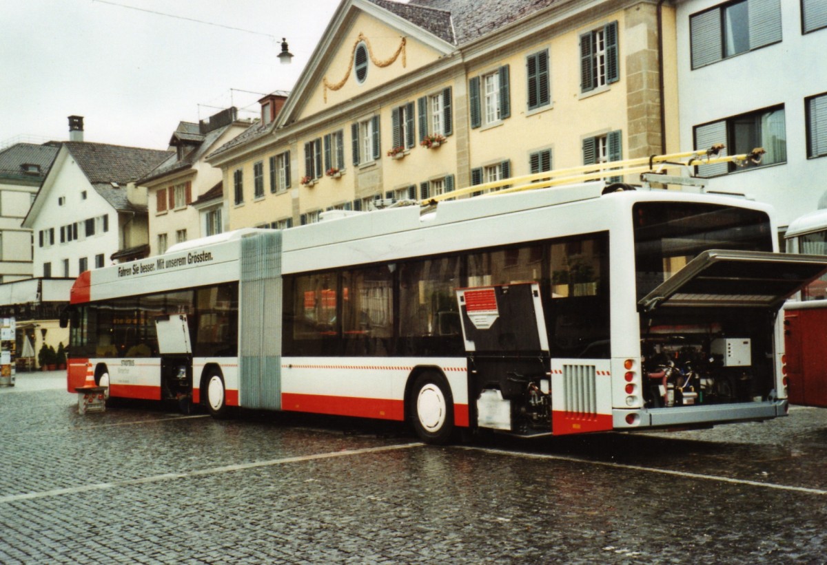 (127'017) - SW Winterthur - Nr. 102 - Hess/Hess Gelenktrolleybus am 19. Juni 2010 in Winterthur, Marktplatz