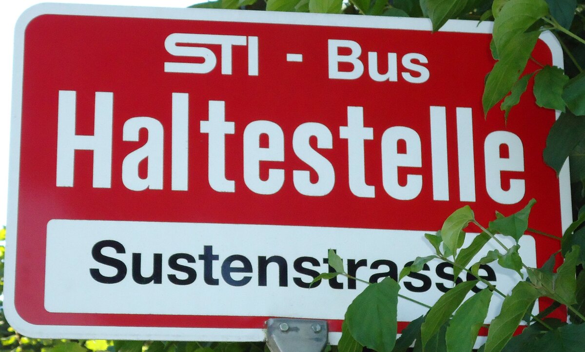 (128'181) - STI-Haltestellenschild - Thun, Sustenstrasse - am 1. August 2010