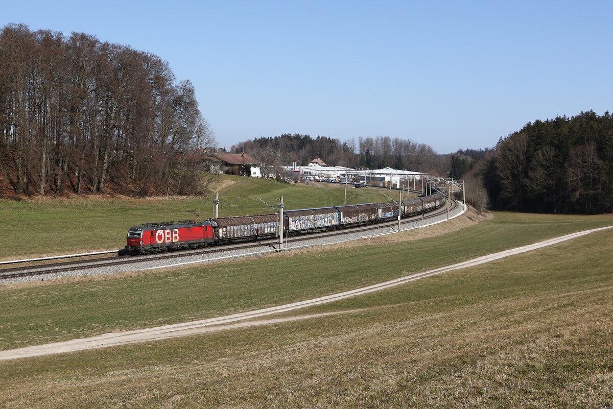 1293 xxx mit  H-Wagen  aus Salzburg kommend am 7. M�rz 22025 bei Axdorf im Chiemgau.