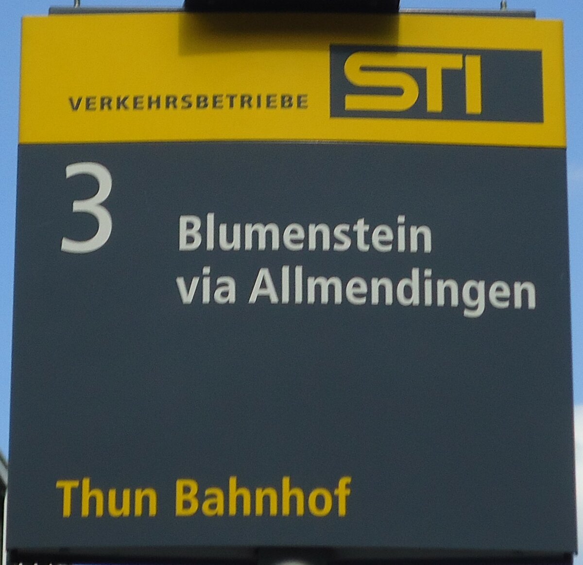 (129'300) - STI-Haltestellenschild - Thun, Bahnhof - am 4. September 2010