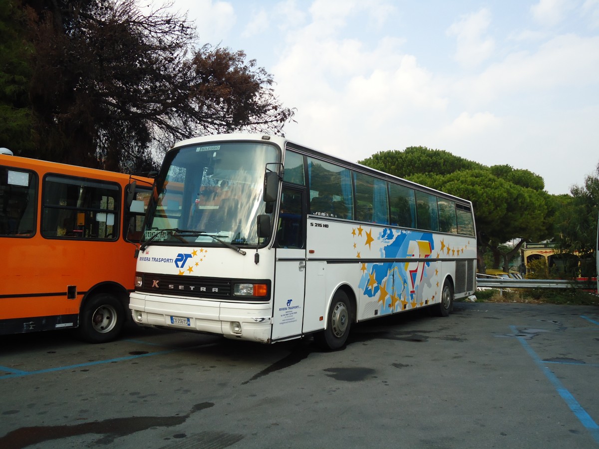 (130'692) - RT Imperia - CX-256 YS - Setra am 16. Oktober 2010 in Ventimiglia, Depot