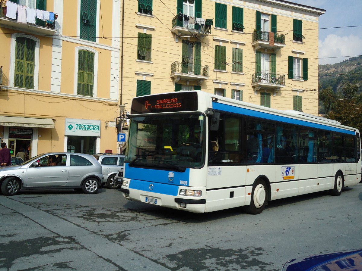 (130'704) - RT Imperia - Nr. 9605/DA-239 LZ - Irisbus am 16. Oktober 2010 in Ventimiglia