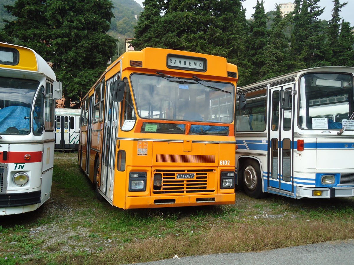 (130'714) - Aus Italien: RT Imperia - Nr. 6102 - Fiat am 16. Oktober 2010 in Breil-sur-Roya, Muse Bus