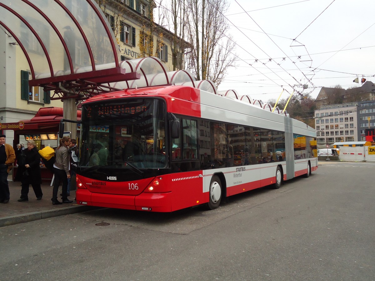 (131'042) - SW Winterthur - Nr. 106 - Hess/Hess Gelenktrolleybus am 17. November 2010 beim Hauptbahnhof Winterthur