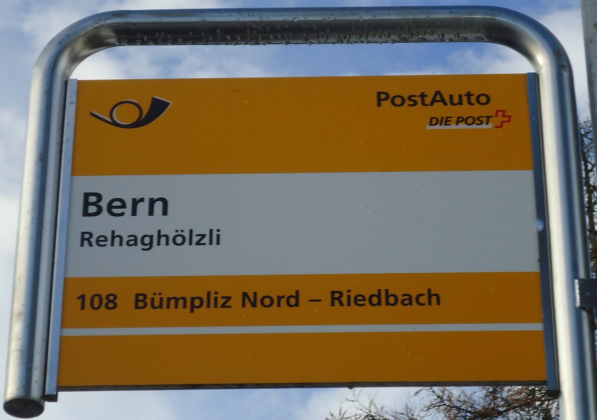 (131'314) - PostAuto-Haltestellenschild - Bern, Rehaghlzli - am 7. Dezember 2010