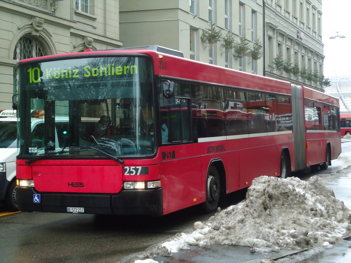 (131'372) - Bernmobil, Bern - Nr. 257/BE 572'257 - Volvo/Hess am 7. Dezember 2010 beim Bahnhof Bern