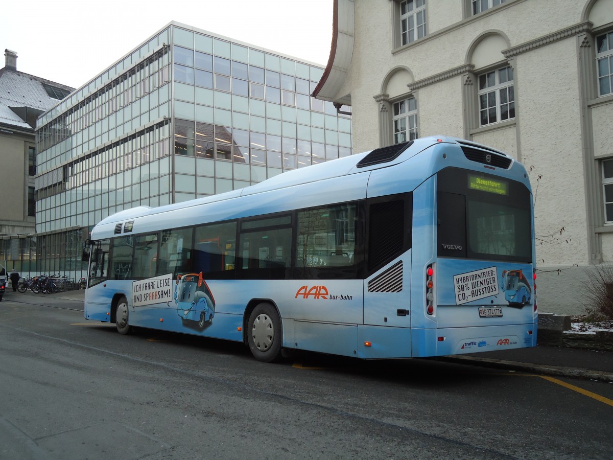 (131'615) - AAR bus+bahn, Aarau - Nr. 177/AG 374'177 - Volvo am 15. Dezember 2010 beim Bahnhof Aarau