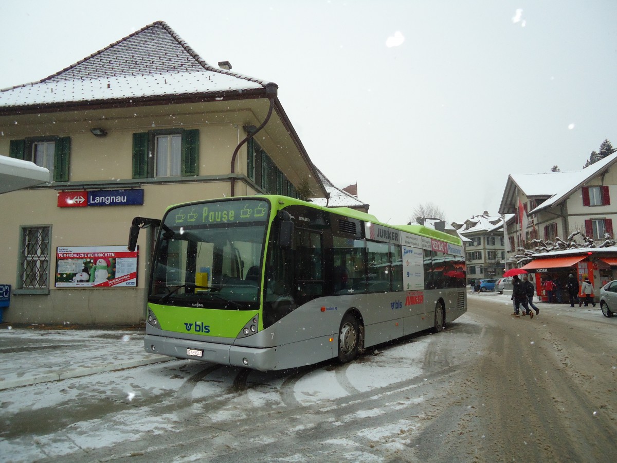 (131'733) - Busland, Burgdorf - Nr. 7/BE 539'547 - Van Hool am 28. Dezember 2010 beim Bahnhof Langnau