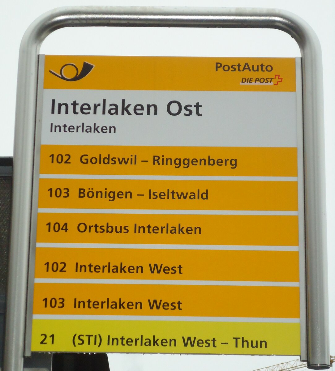 (131'842) - PostAuto/STI-Haltestellenschild - Interlaken, Interlaken Ost - am 30. Dezember 2010