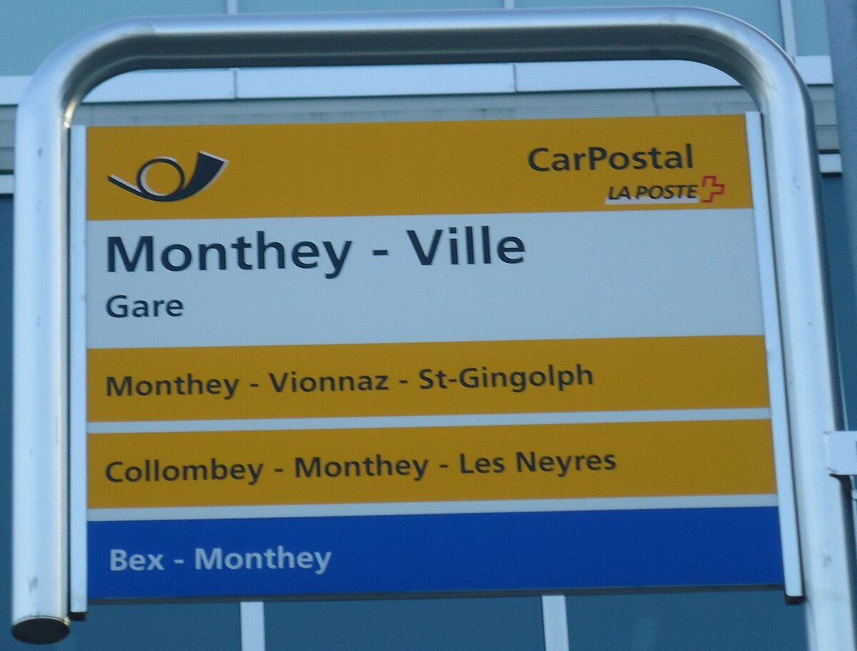 (132'407) - PostAuto-Haltestellenschild - Monthey - Ville, Gare - am 22. Januar 2011