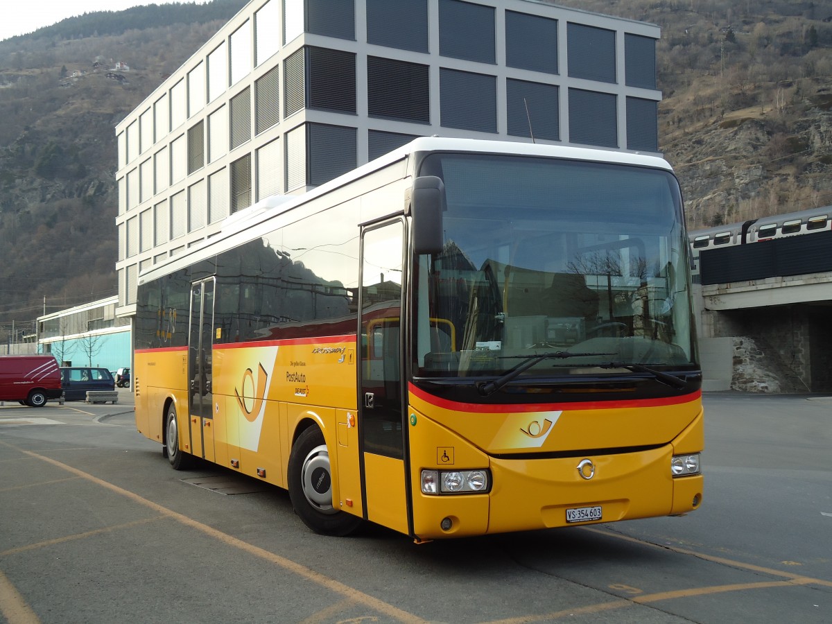 (132'637) - PostAuto Wallis - VS 354'603 - Irisbus am 19. Februar 2011 beim Bahnhof Brig