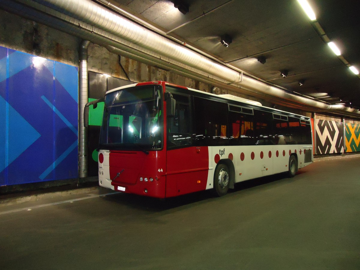 (132'709) - TPF Fribourg - Nr. 44/FR 300'228 - Volvo am 7. Mrz 2011 in Fribourg, Busbahnhof