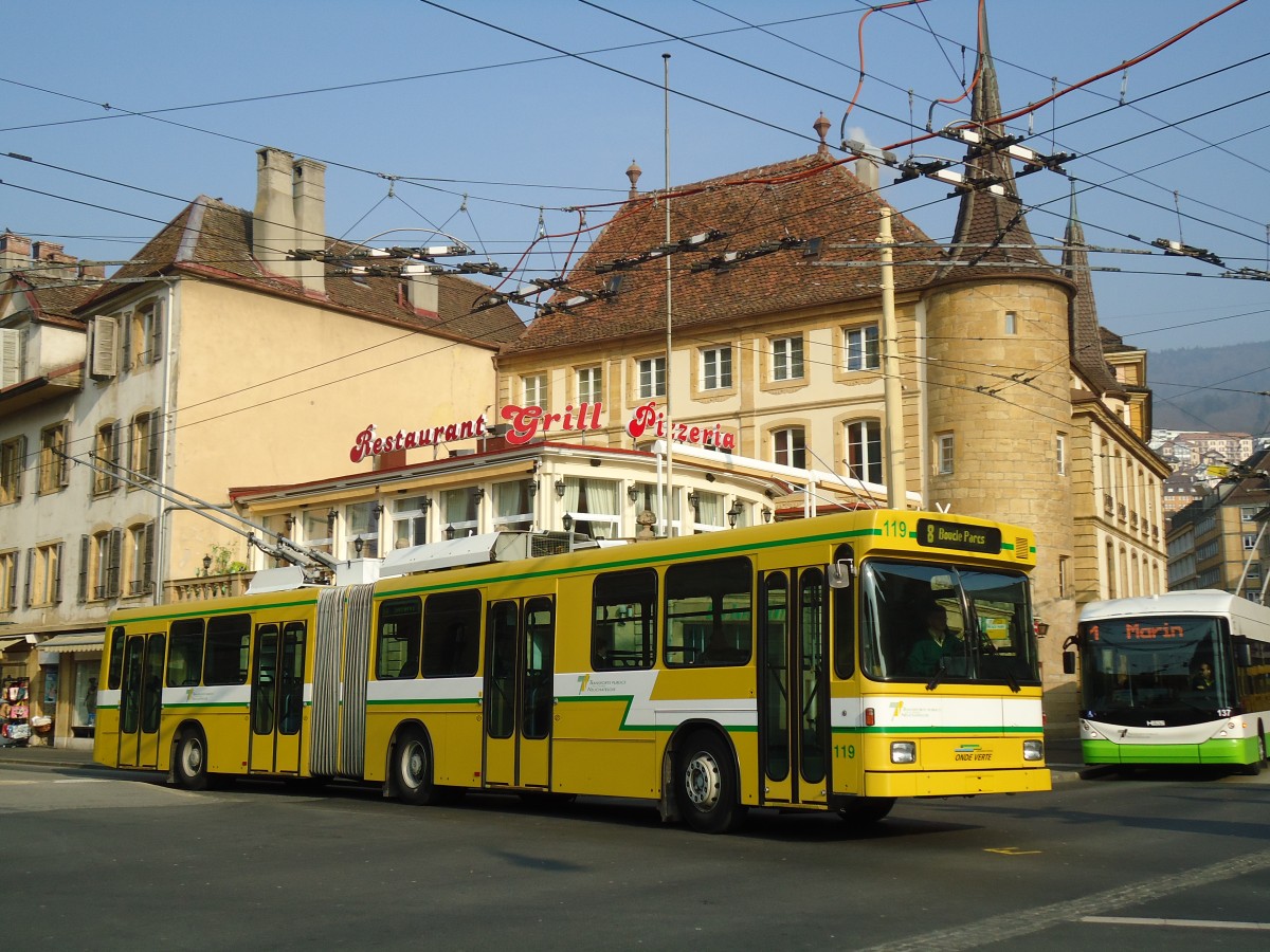 (132'745) - TN Neuchtel - Nr. 119 - NAW/Hess Gelenktrolleybus am 8. Mrz 2011 in Neuchtel, Place Pury