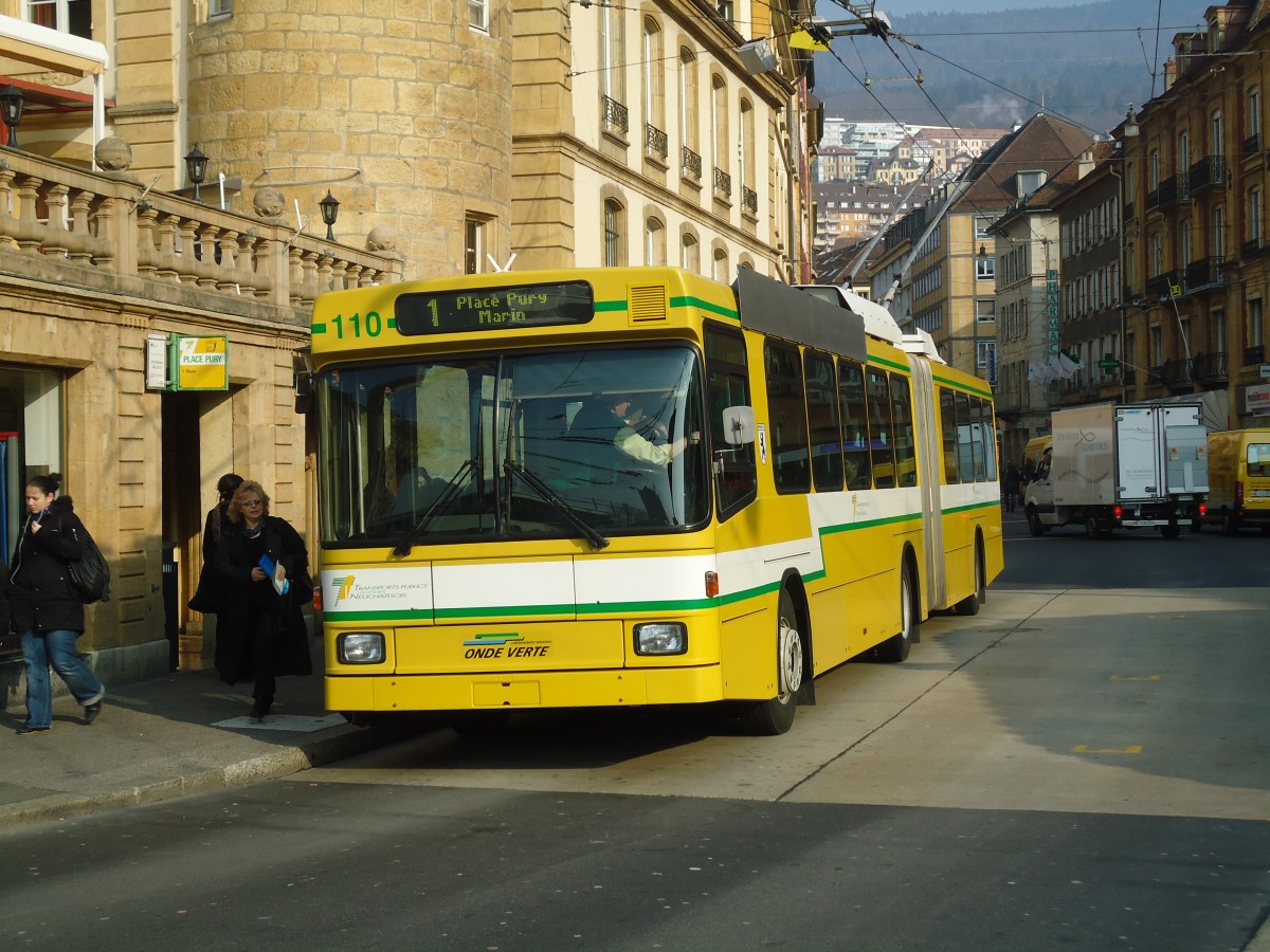 (132'748) - TN Neuchtel - Nr. 110 - NAW/Hess Gelenktrolleybus am 8. Mrz 2011 in Neuchtel, Place Pury