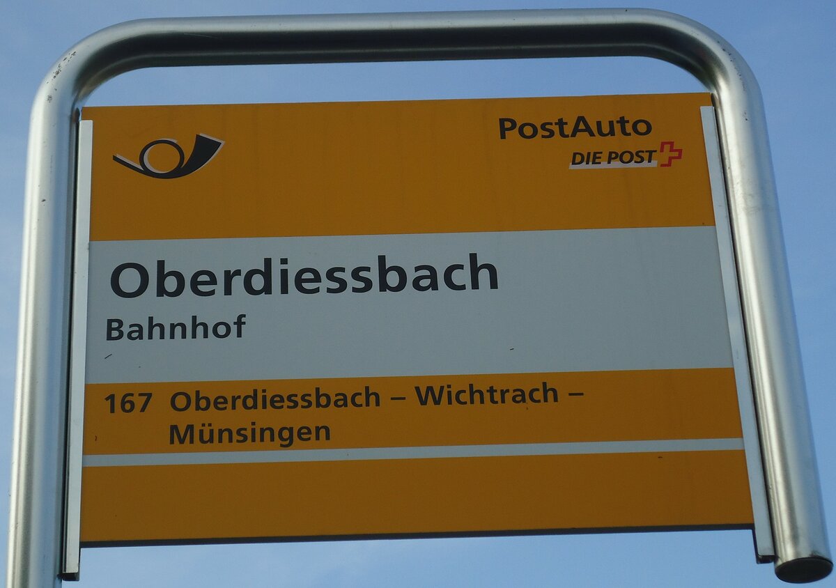(133'480) - PostAuto-Haltestellenschild - Oberdiessbach, Bahnhof - am 25. April 2011