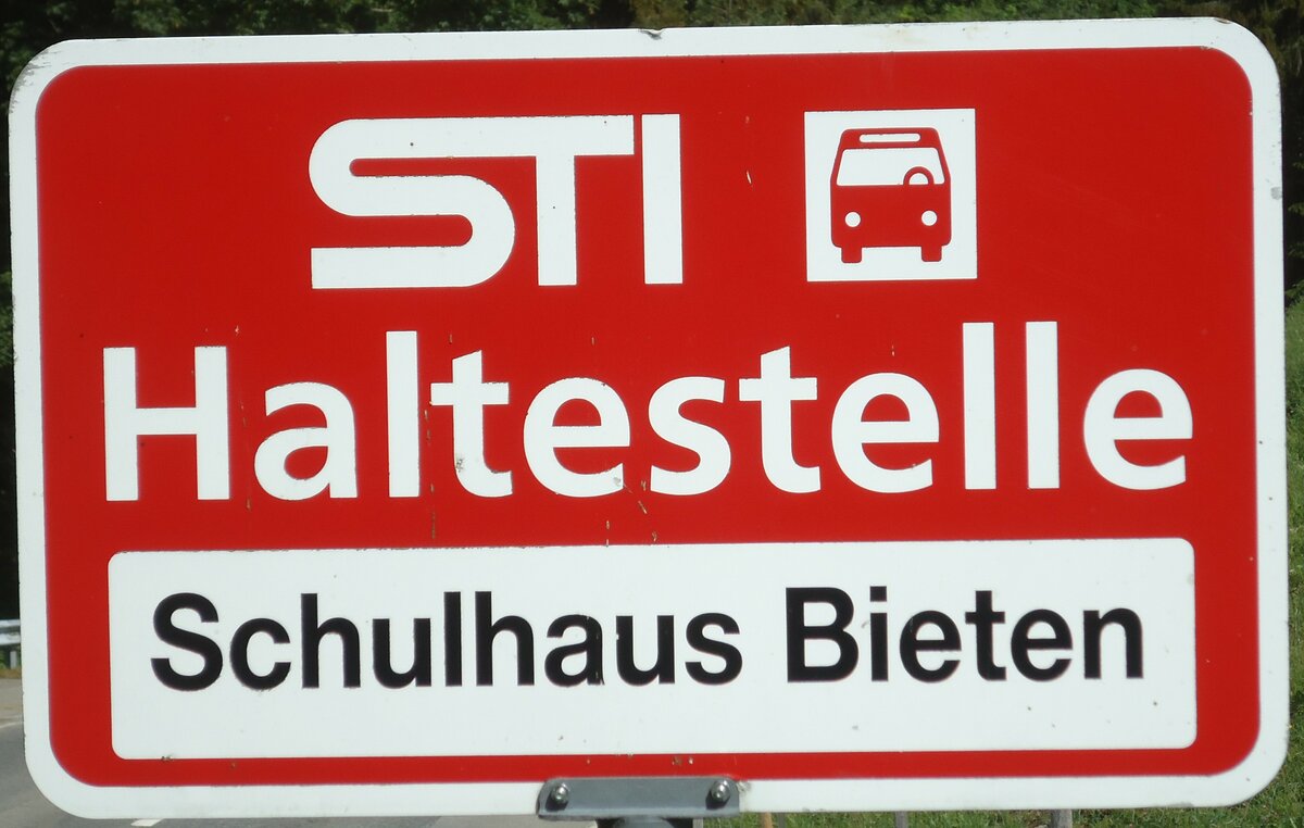 (133'862) - STI-Haltestellenschild - Eriz, Schulhaus Bieten - am 28. Mai 2011