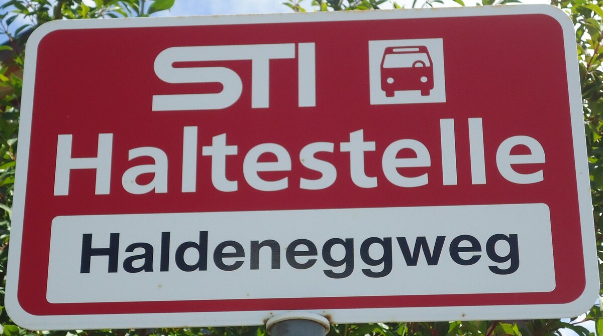 (133'880) - STI-Haltestellenschild - Steffisburg, Haldeneggweg - am 28. Mai 2011