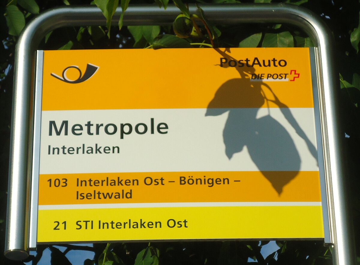 (134'555) - PostAuto/STI-Haltestellenschild - Interlaken, Metropole - am 27. Juni 2011