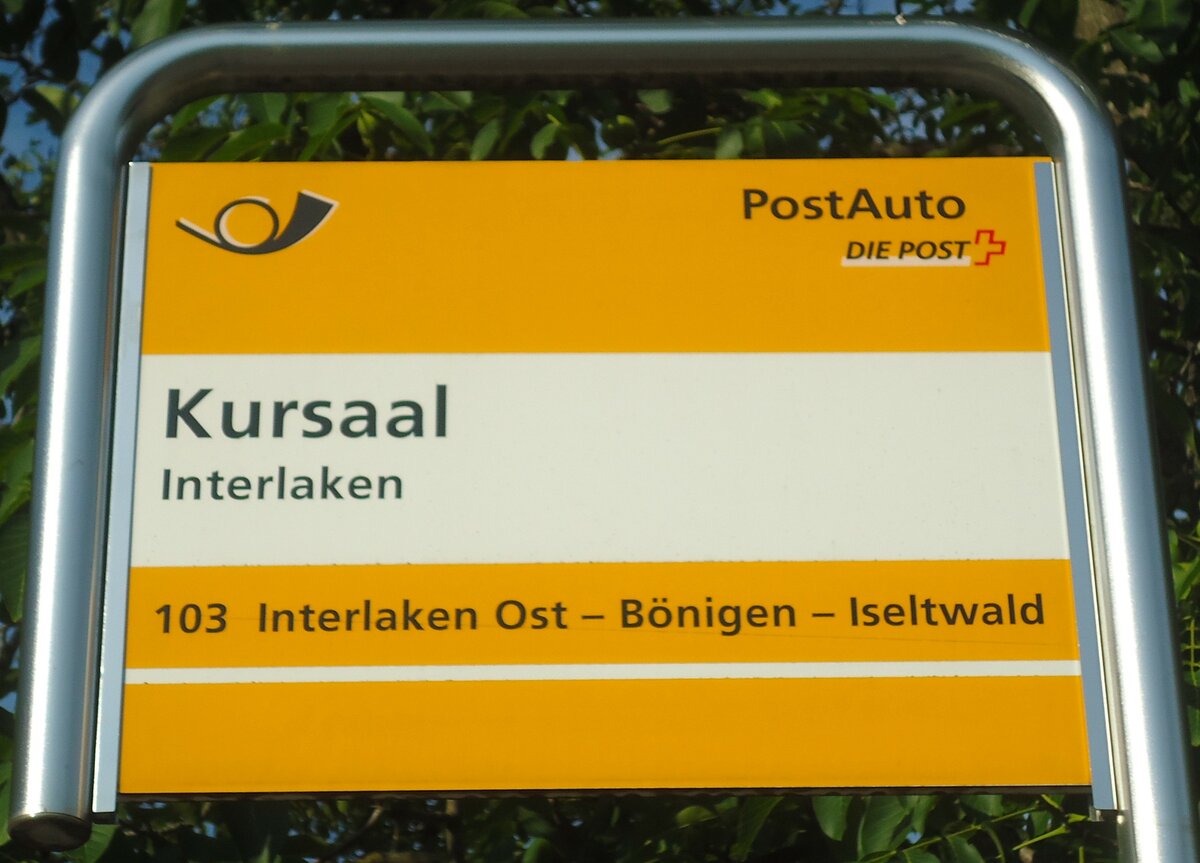 (134'562) - PostAuto-Haltestellenschild - Interlaken, Kursaal - am 27. Juni 2011