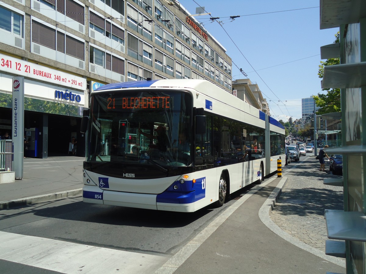 (135'110) - TL Lausanne - Nr. 854 - Hess/Hess Gelenktrolleybus am 12. Juli 2011 beim Bahnhof Lausanne