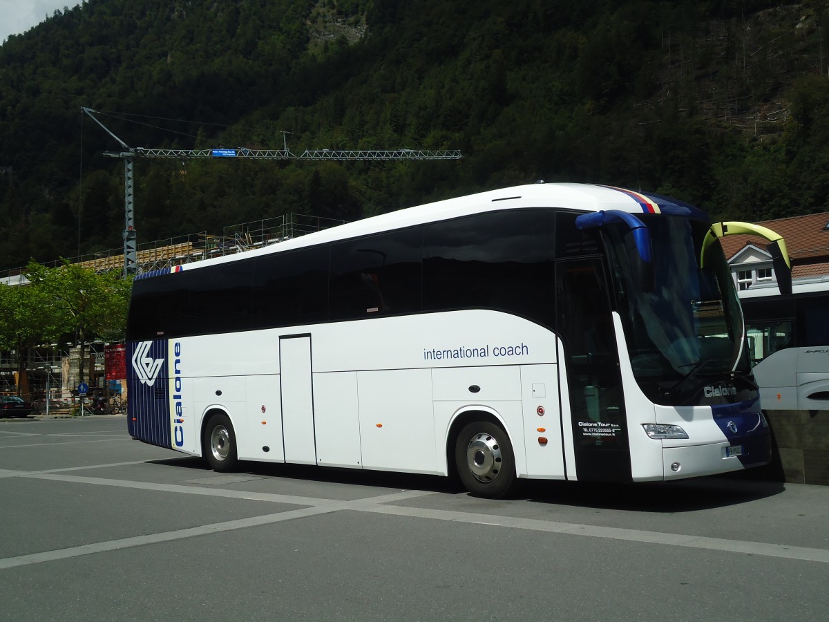 (135'421) - Aus Italien: Cialone, Ferentino - Nr. 521/EB-894 SJ - Irisbus am 8. August 2011 beim Bahnhof Interlaken Ost