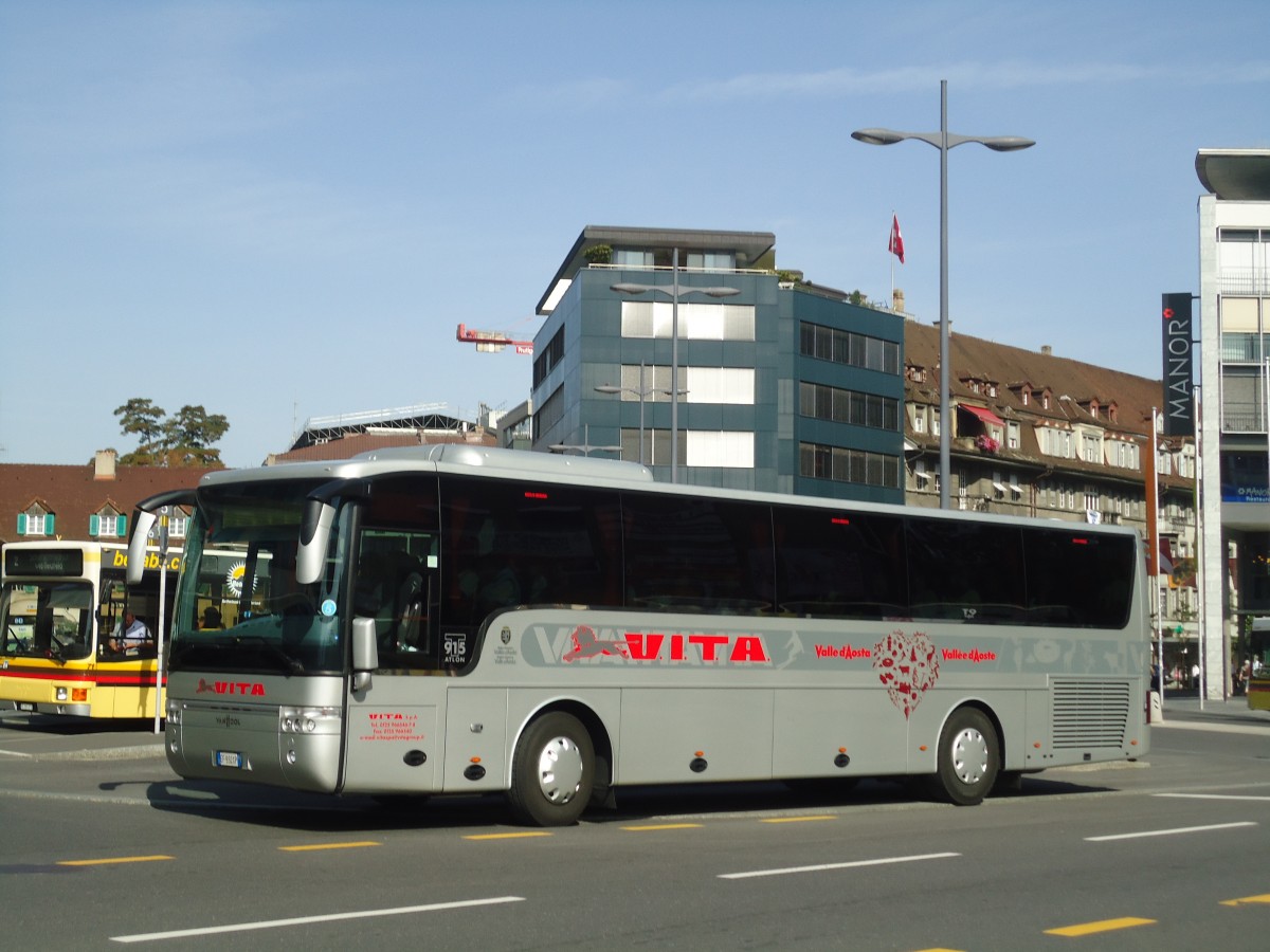 (135'786) - Aus Italien: V.I.T.A., Hone - EF-992 XP - Van Hool am 3. September 2011 beim Bahnhof Thun
