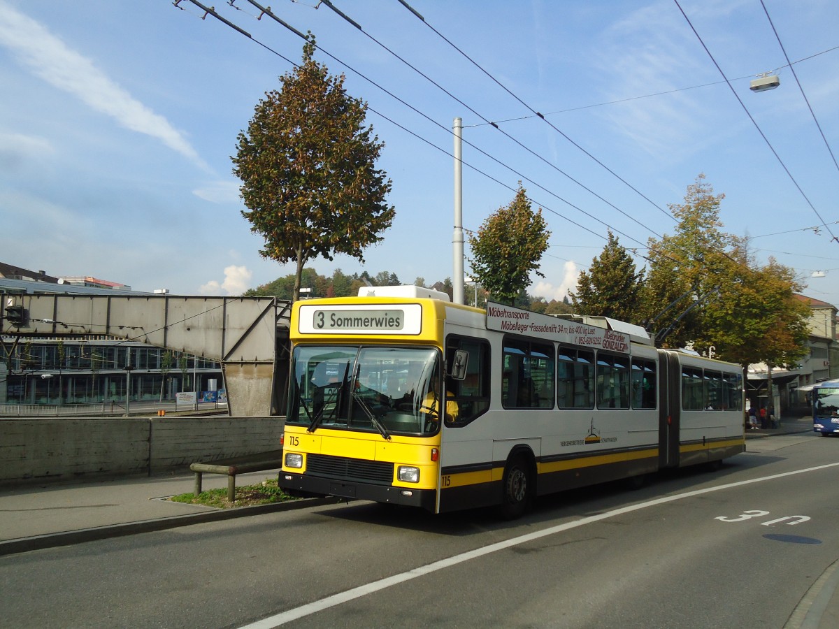(136'198) - VBSH Schaffhausen - Nr. 115 - NAW/Hess Gelenktrolleybus am 25. September 2011 beim Bahnhof Schaffhausen