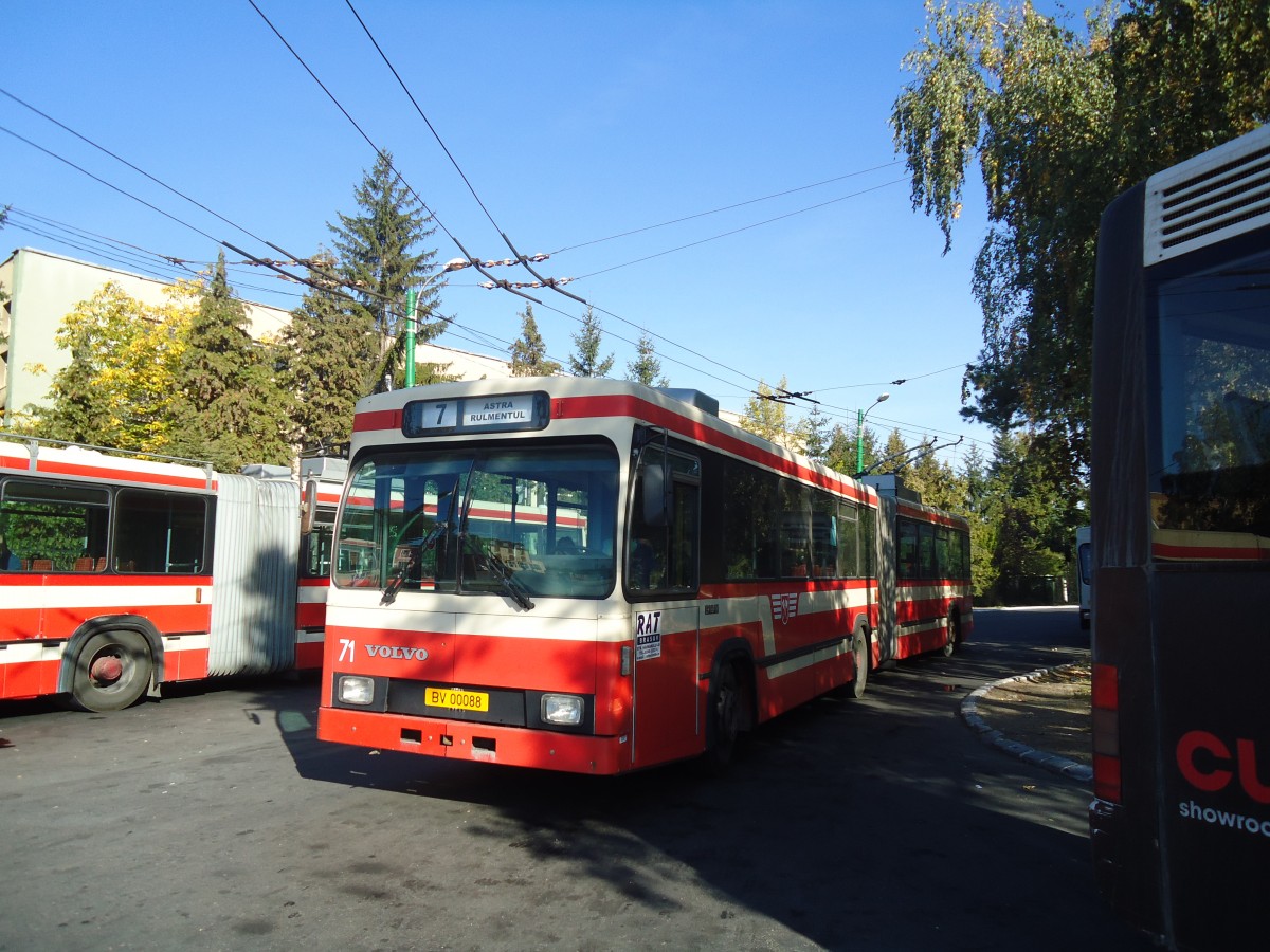 (136'337) - RAT Brasov - Nr. 71/BV 00'088 - Volvo/R&J Gelenktrolleybus (ex VB Biel/CH Nr. 71) am 4. Oktober 2011 in Brasov, Rulmentul