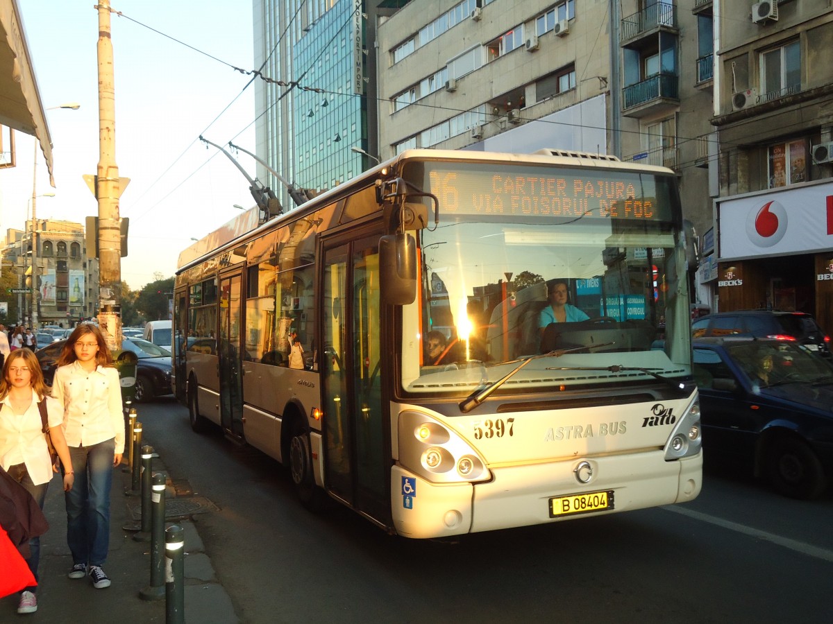 (136'374) - RATB Bukarest - Nr. 5397/B 08'404 - Irisbus Trolleybus am 4. Oktober 2011 in Bukarest, Piata Romana