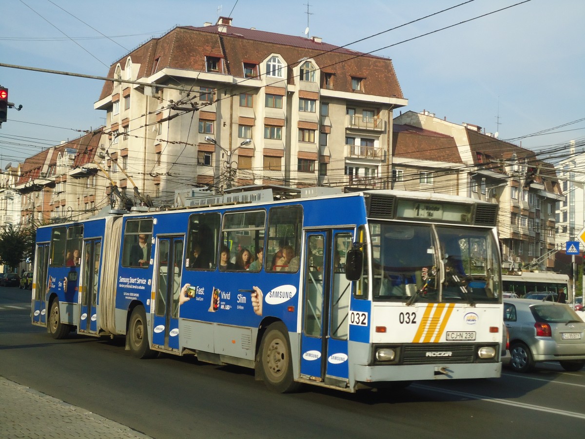 (136'521) - Ratuc, Cluj-Napoca - Nr. 32/CJ-N 230 - Rocar Gelenktrolleybus am 6. Oktober 2011 in Cluj-Napoca