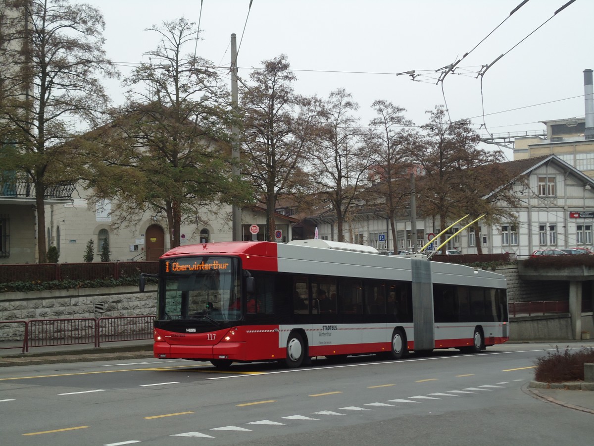 (136'944) - SW Winterthur - Nr. 117 - Hess/Hess Gelenktrolleybus am 24. November 2011 beim Hauptbahnhof Winterthur