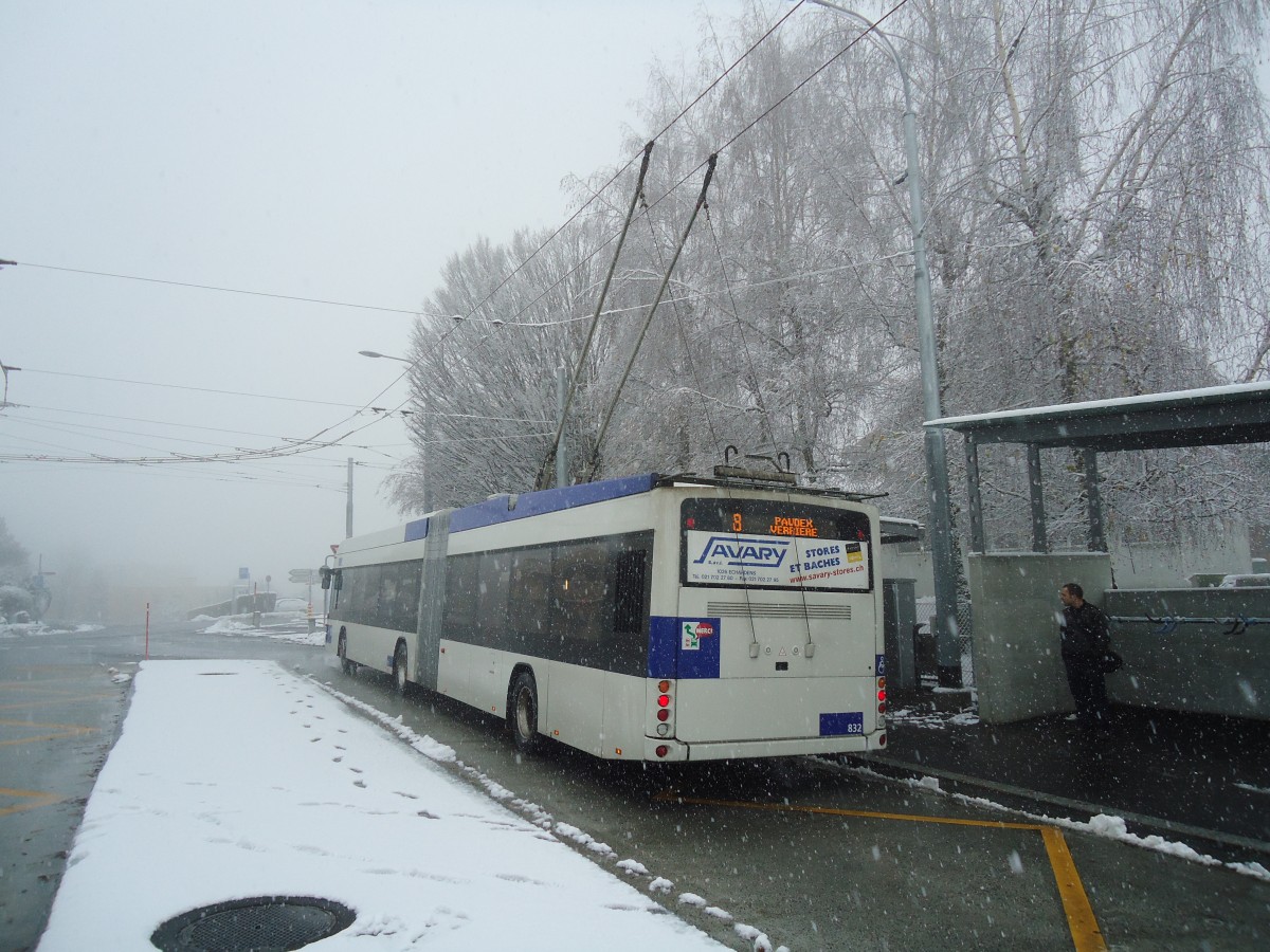 (137'281) - TL Lausanne - Nr. 832 - Hess/Hess Gelenktrolleybus am 18. Dezember 2011 in Le Mont, Grand-Mont