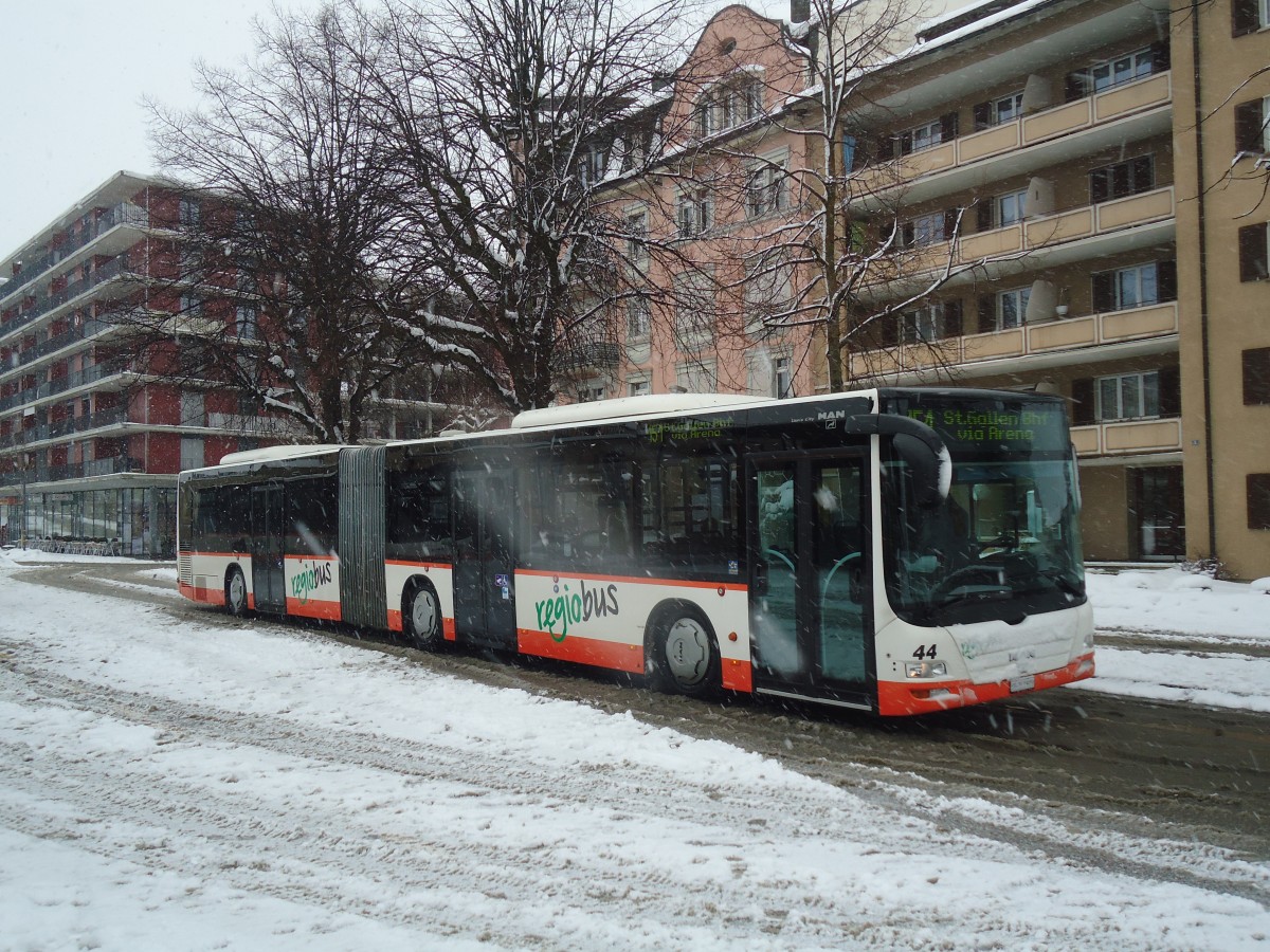 (137'680) - Regiobus, Gossau - Nr. 44/SG 283'909 - MAN am 15. Februar 2012 beim Bahnhof Gossau
