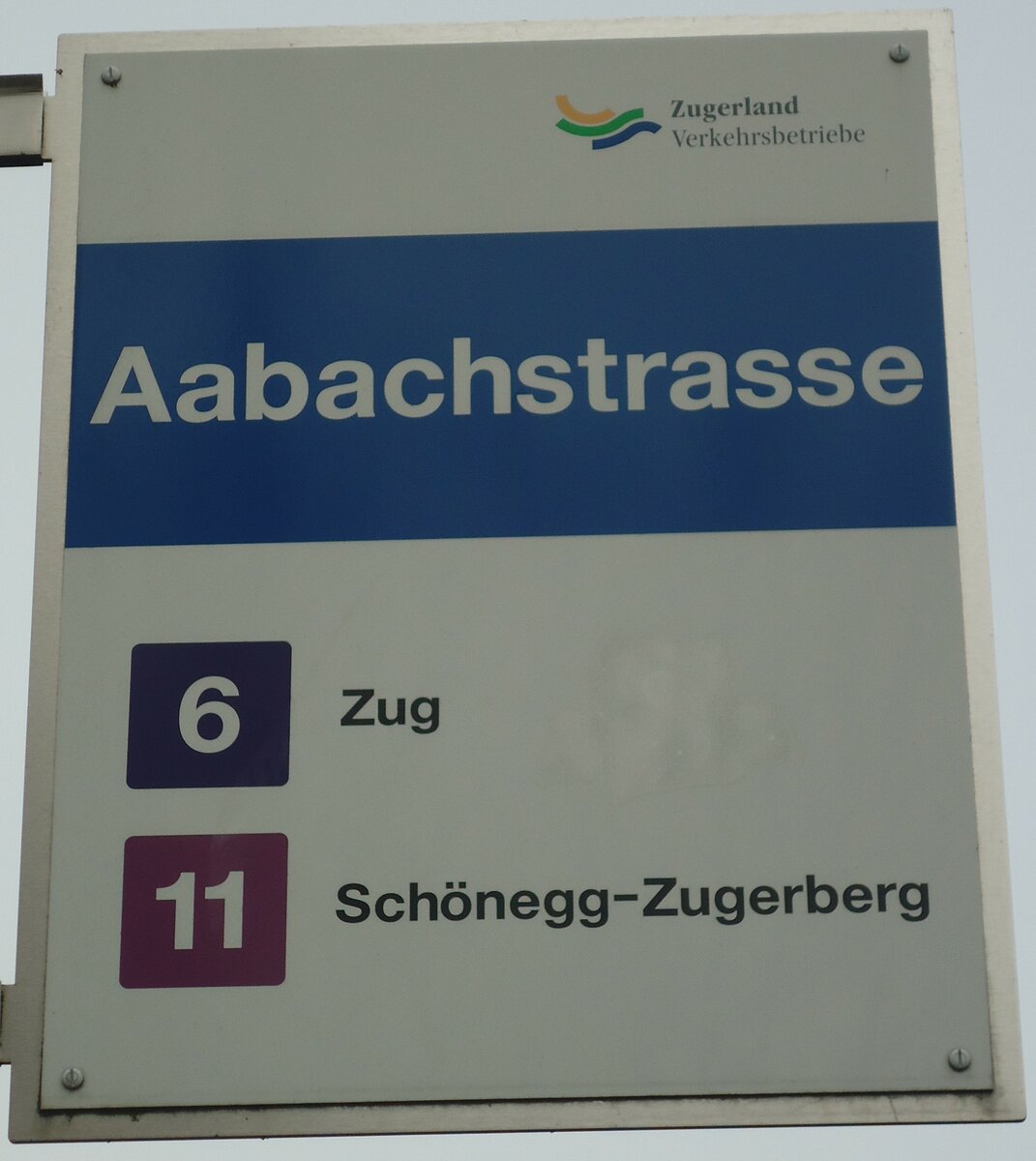 (138'014) - Zugerland Verkehrsbetriebe-Haltestellenschild - Zug, Aabachstrasse - am 6. Mrz 2012