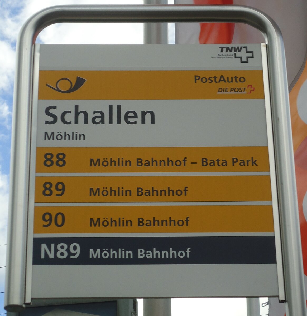 (138'693) - PostAuto-Haltestellenschild - Mhlin, Schallen - am 6. Mai 2012