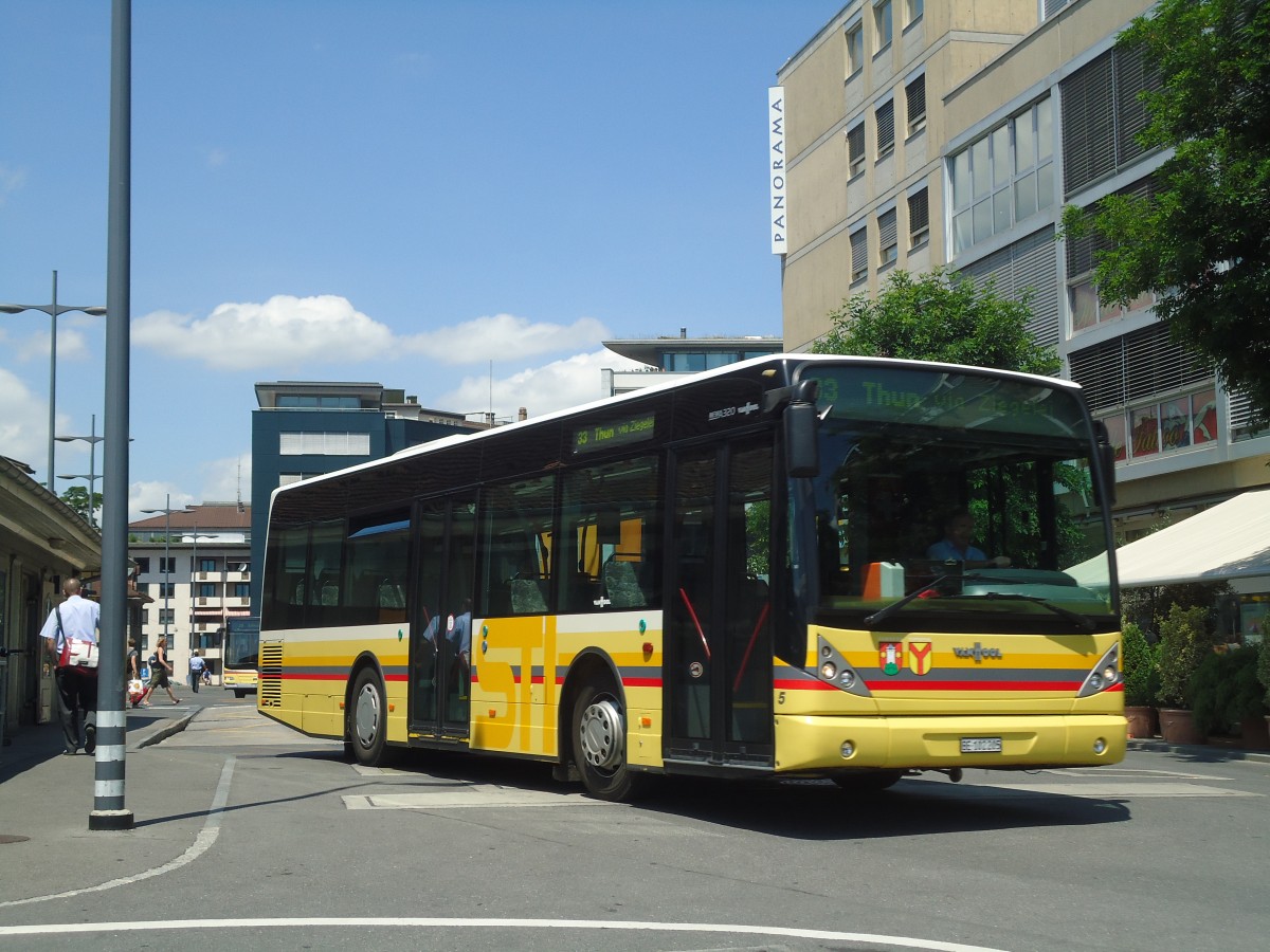 (139'944) - STI Thun - Nr. 5/BE 102'205 - Van Hool (ex Moser, Teuffenthal; ex Burri, Teuffenthal) am 23. Juni 2012 beim Bahnhof Thun